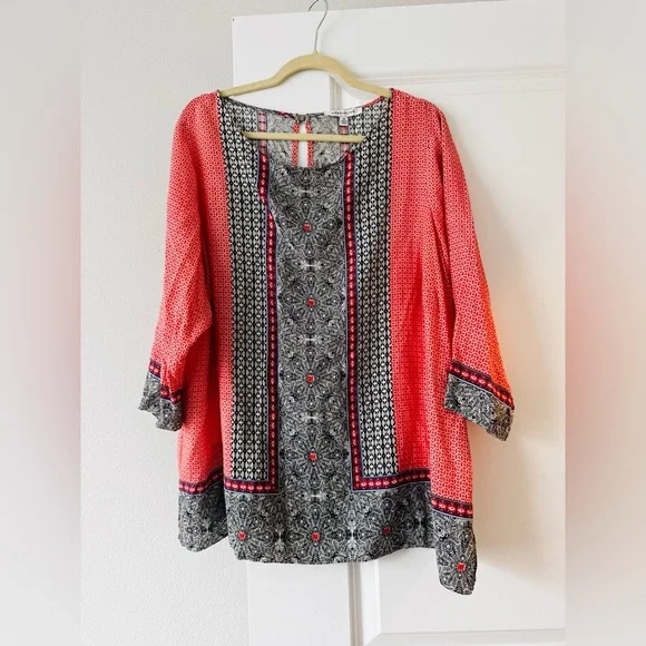 Rose & Olive Red and Black Tunic Top - Picture 8 of 11